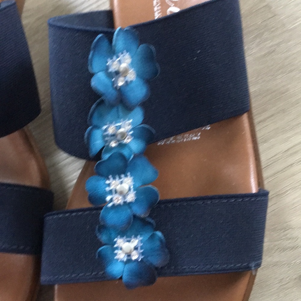 NWOT Italiana heeled sandals - Picture 2 of 6